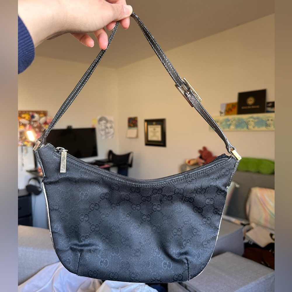 Gucci pocketed shoulder bag vintage